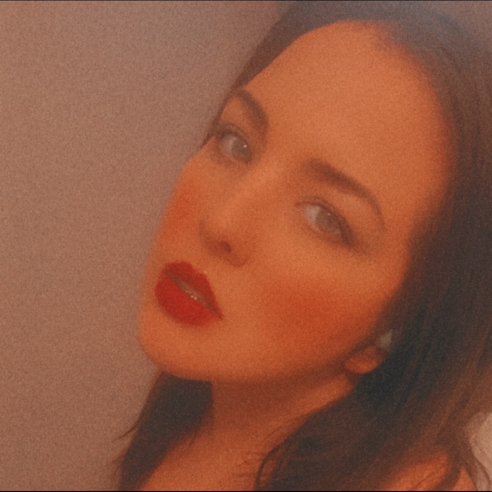 Meet your Posher, Caroline